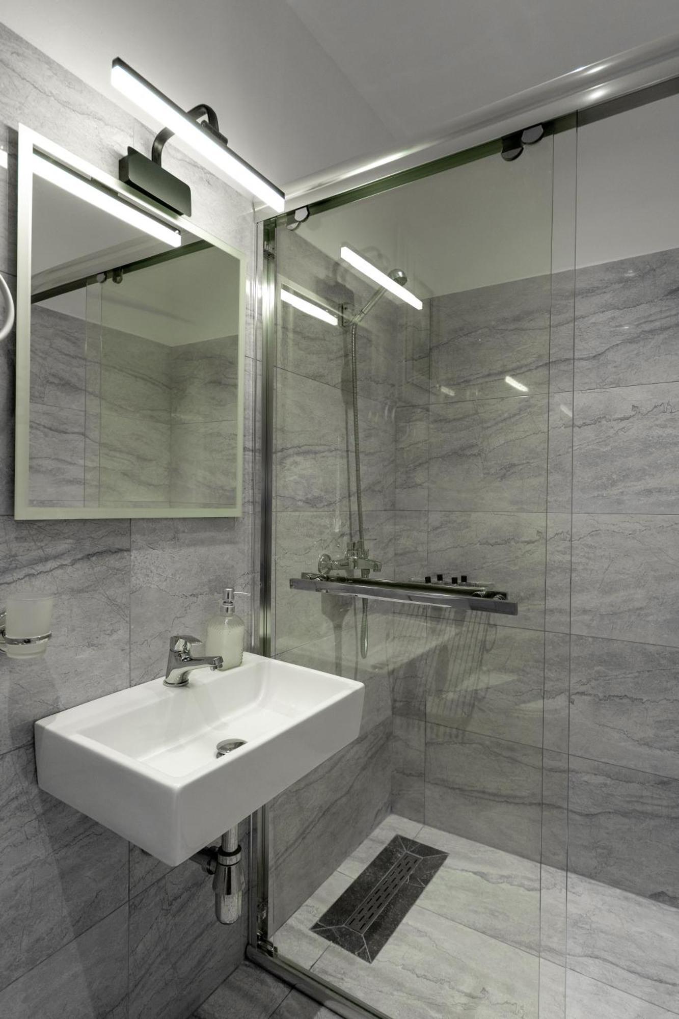 Twins Hotel Ксамил Екстериор снимка
